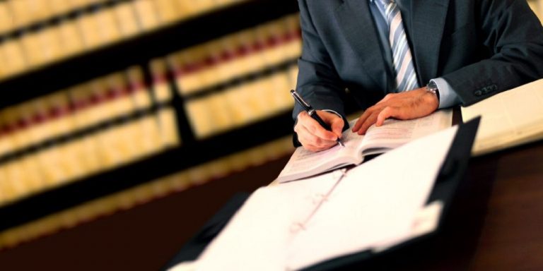 Benefits of Hiring a Corporate Lawyer’s Services for a Business Startup