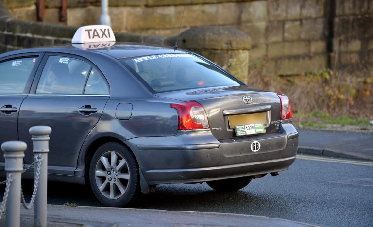 taxis in Bolton