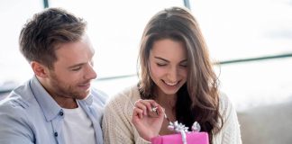 Top 5 IMPRESSIVE Anniversary GIFTS FOR YOUR SPECIAL ONE