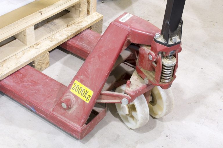 How to Use a Pallet Jack: A Helpful Guide