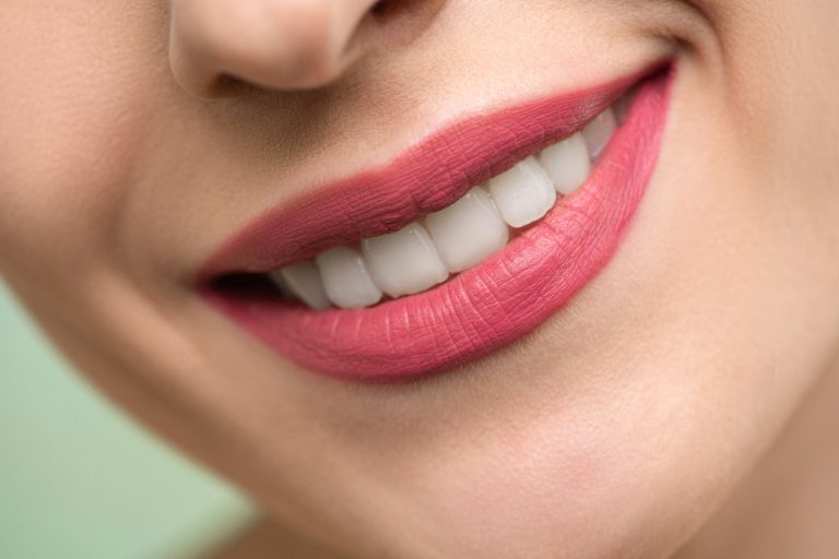 6 Easy Ways To Look After Your Teeth At Home