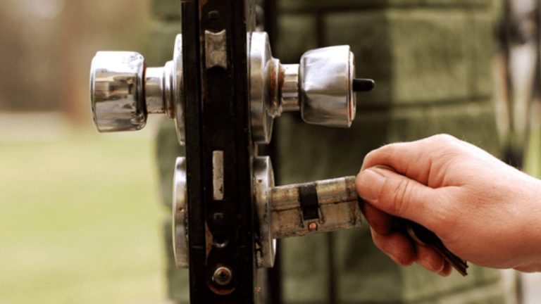 Enhance Security with Trusted Commercial Locksmith Services Nearby